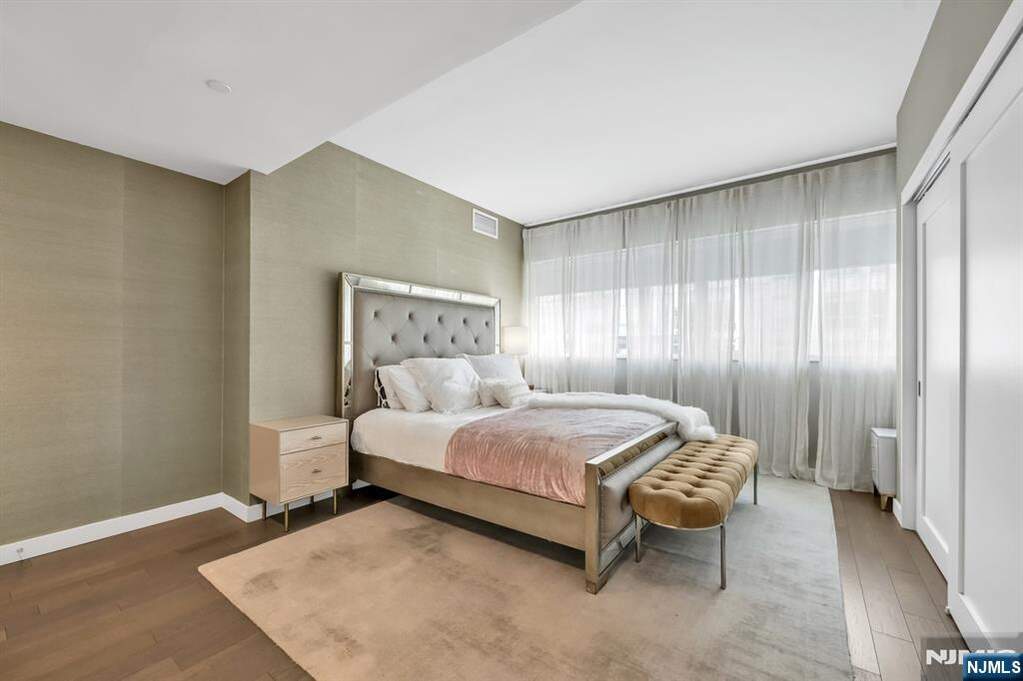 3 Bedroom Apartment/Flat's Image 20