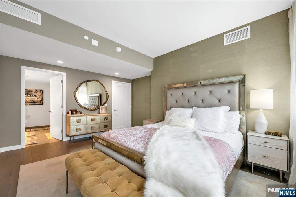 3 Bedroom Apartment/Flat's Image 21