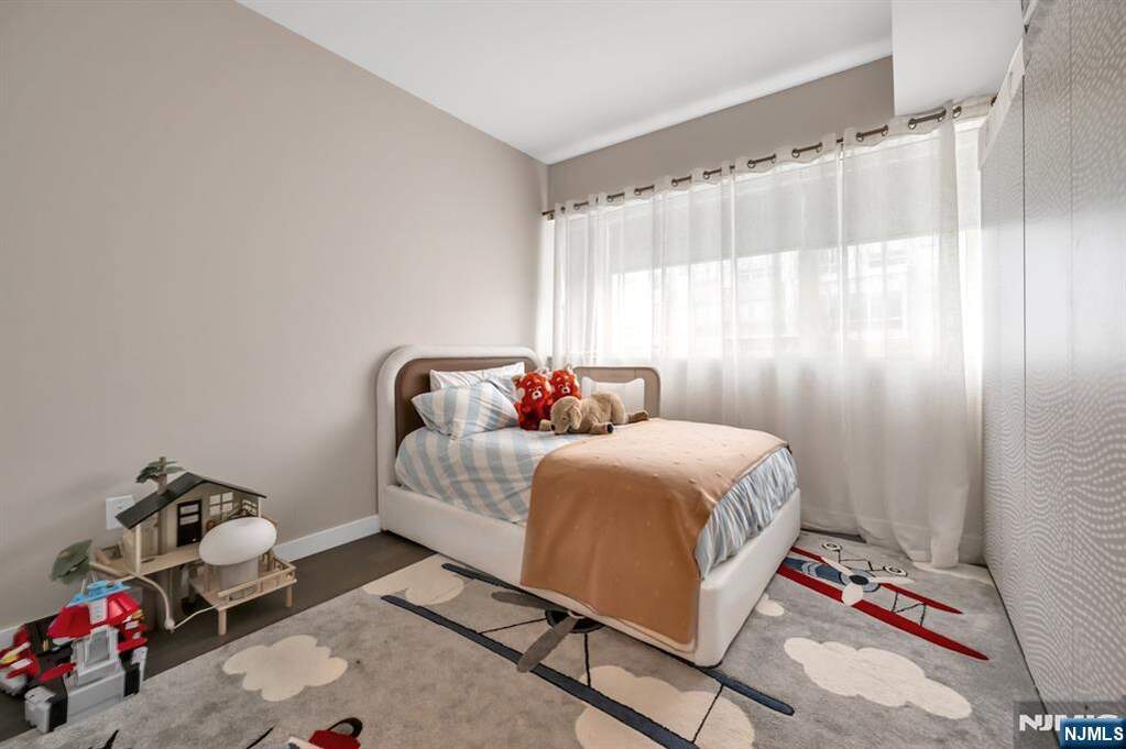 3 Bedroom Apartment/Flat's Image 31