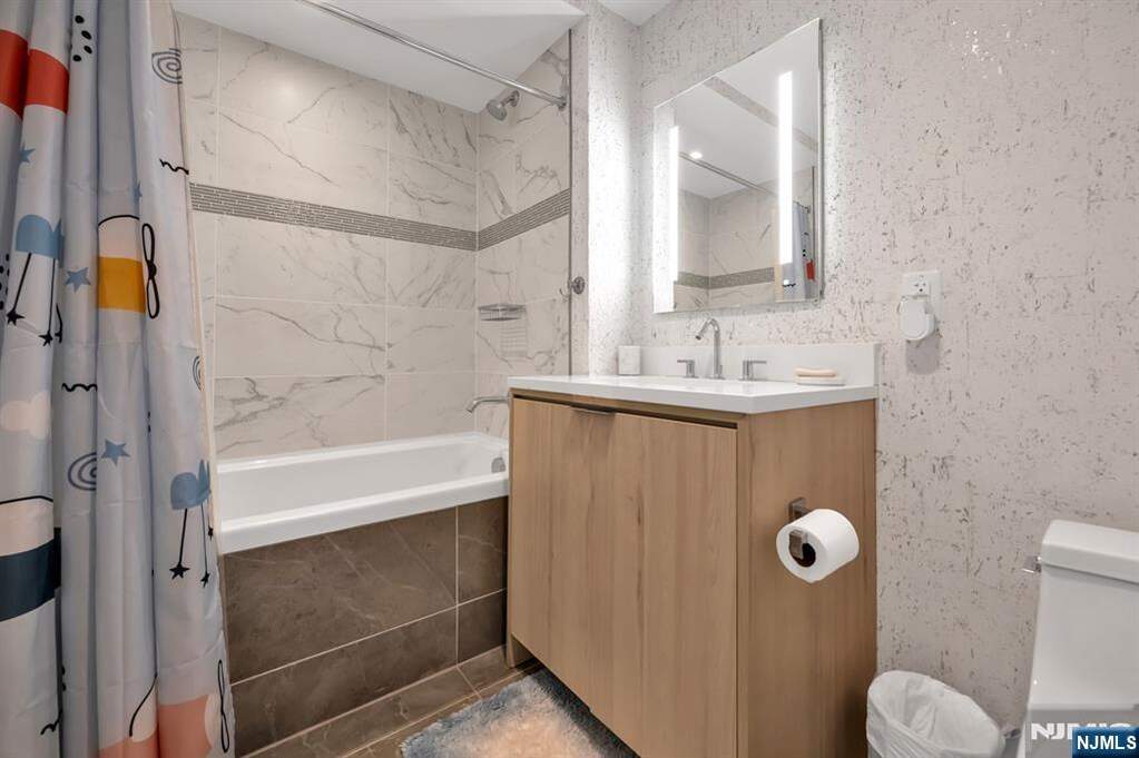 3 Bedroom Apartment/Flat's Image 38