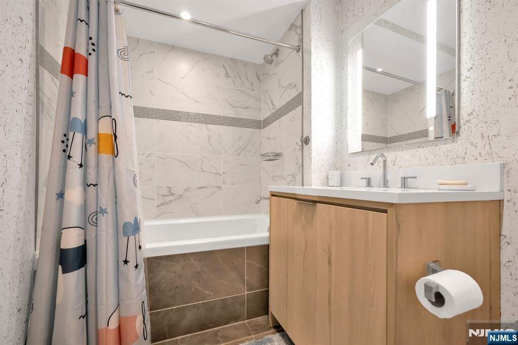 3 Bedroom Apartment/Flat's Image 39