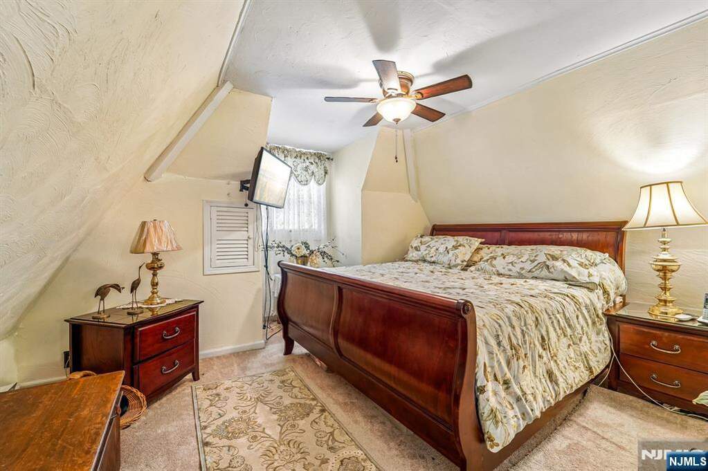 4 Bedroom Single Family Home/House's Image 22