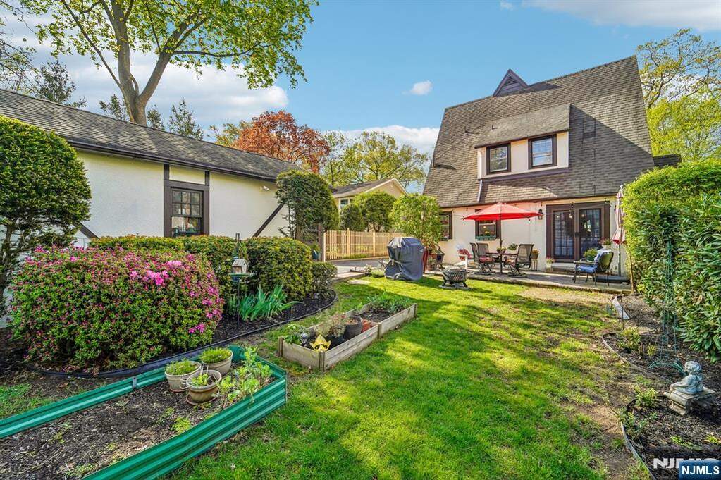 4 Bedroom Single Family Home/House's Image 28