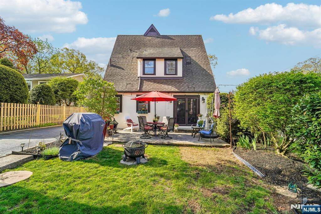 4 Bedroom Single Family Home/House's Image 29