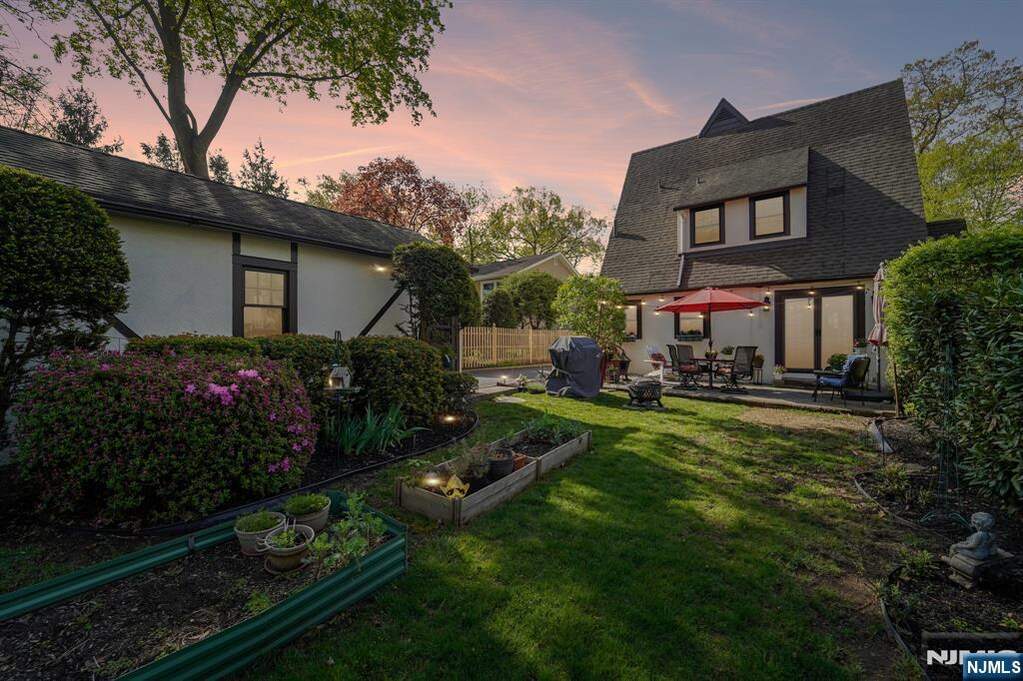 4 Bedroom Single Family Home/House's Image 39