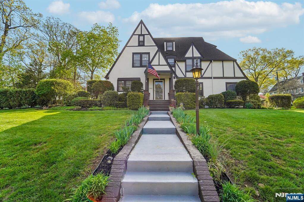 4 Bedroom Single Family Home/House's Image 40