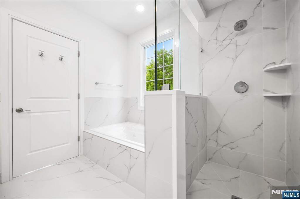 3 Bedroom Villa/Townhouse's Image 25