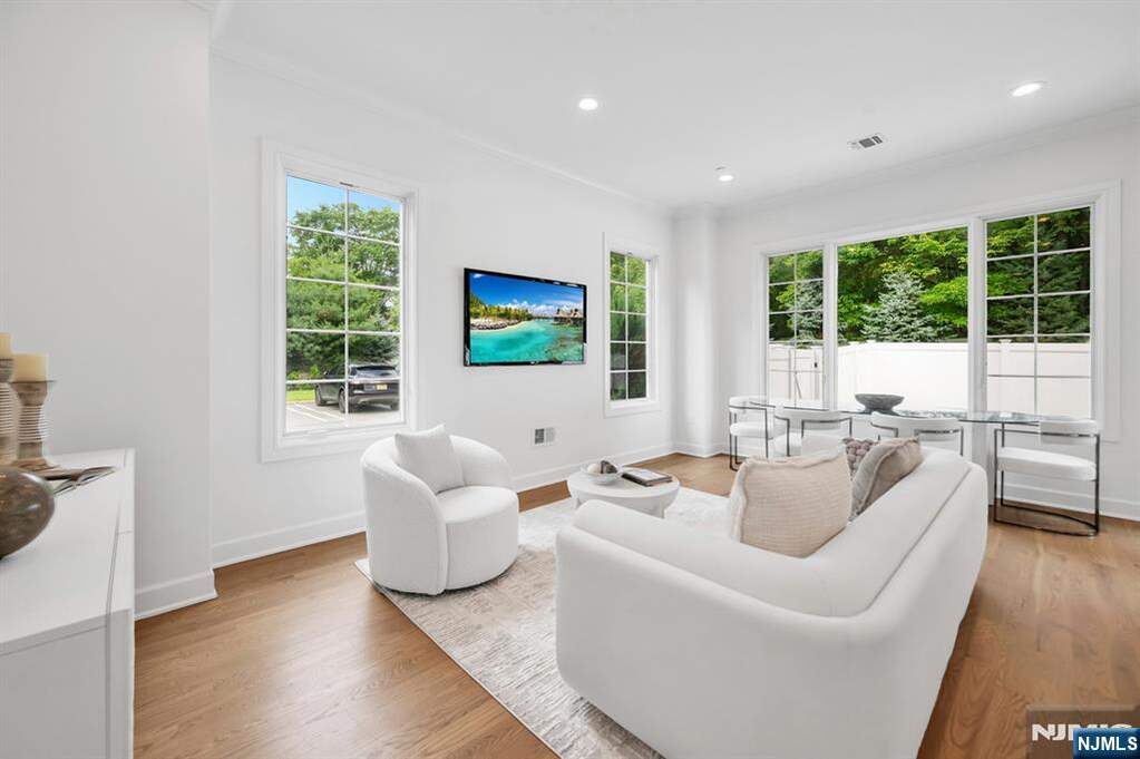 3 Bedroom Villa/Townhouse's Image 3