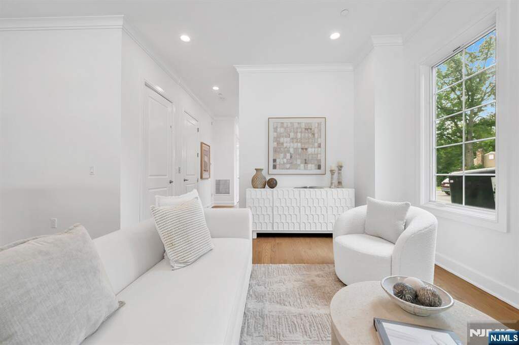 3 Bedroom Villa/Townhouse's Image 5