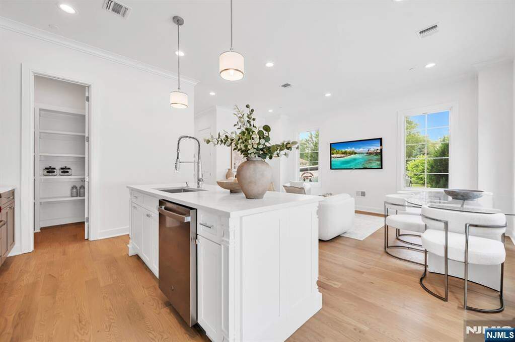 3 Bedroom Villa/Townhouse's Image 6