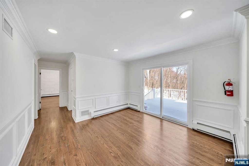 4 Bedroom Single Family Home/House's Image 7