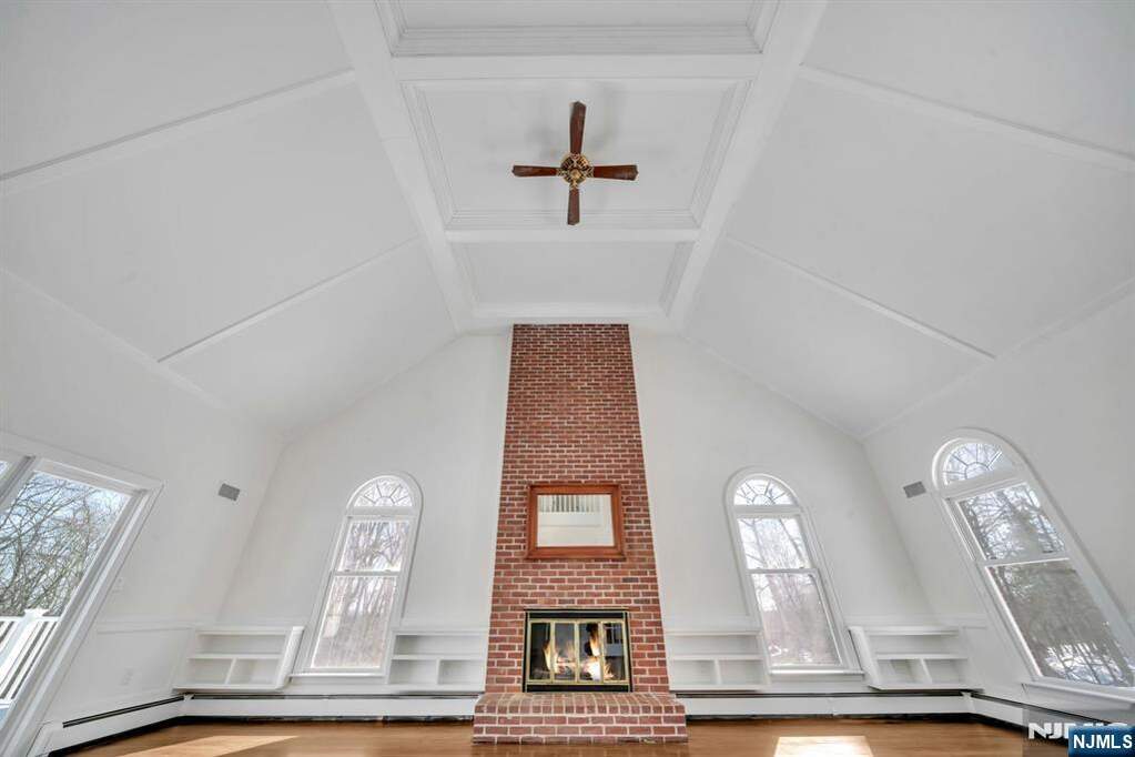 4 Bedroom Single Family Home/House's Image 14