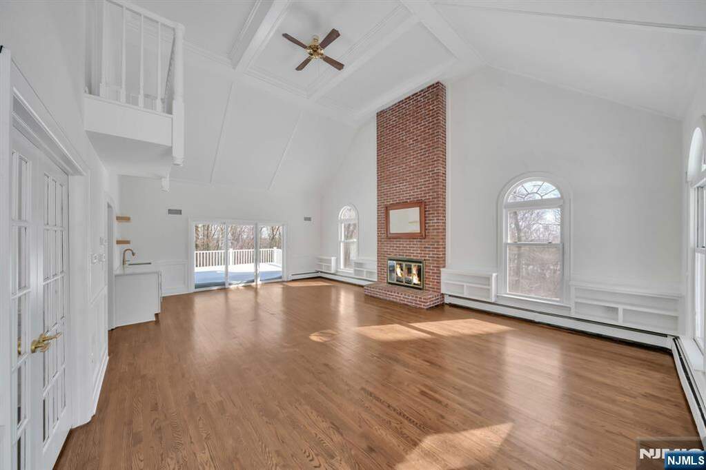4 Bedroom Single Family Home/House's Image 15