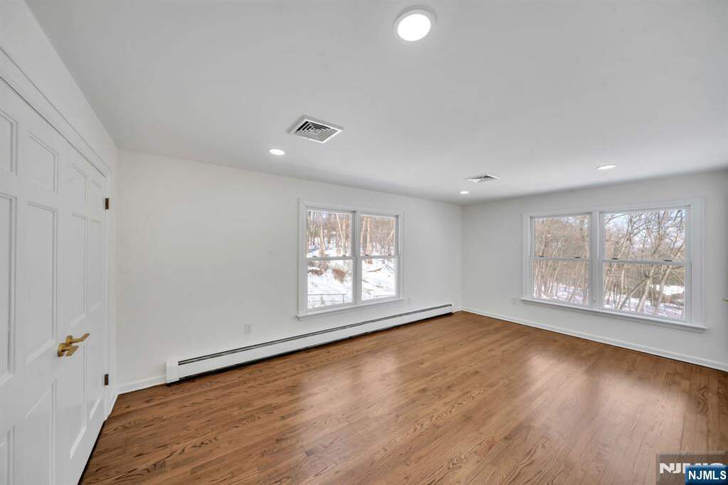 4 Bedroom Single Family Home/House's Image 27