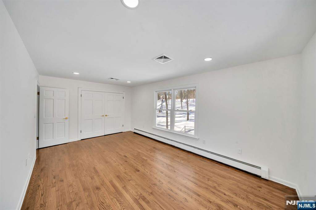 4 Bedroom Single Family Home/House's Image 28