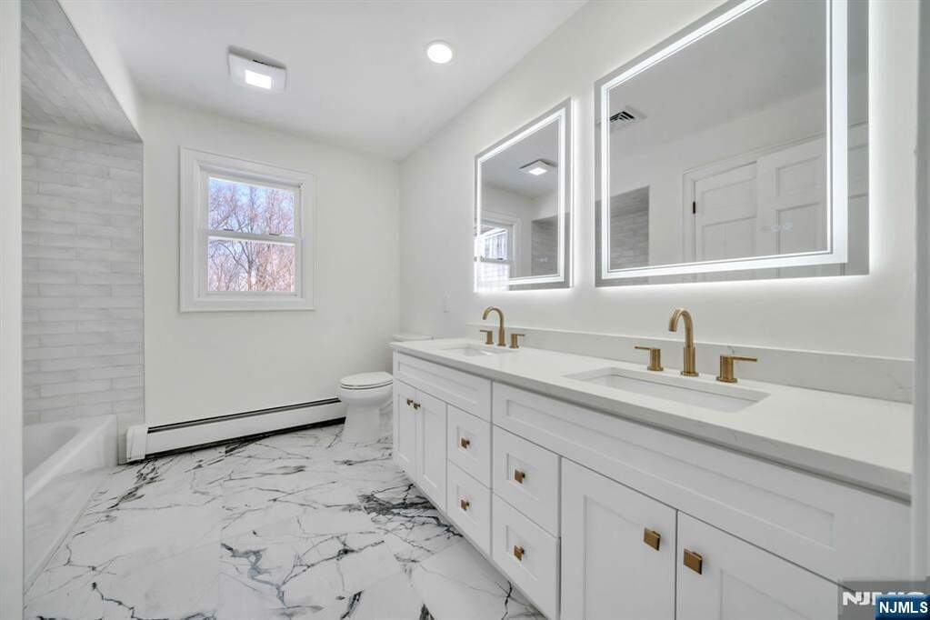 4 Bedroom Single Family Home/House's Image 31