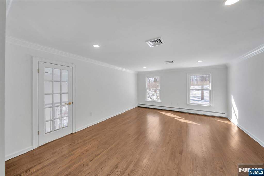 4 Bedroom Single Family Home/House's Image 34