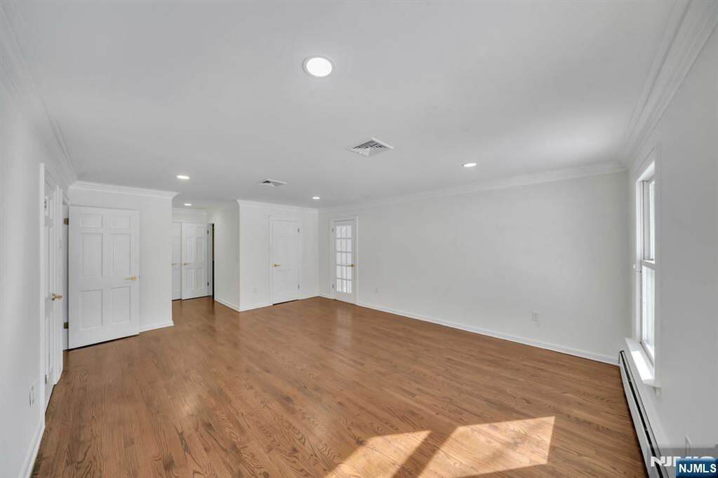 4 Bedroom Single Family Home/House's Image 36