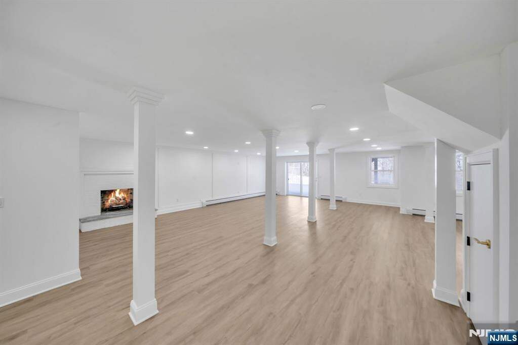 4 Bedroom Single Family Home/House's Image 43