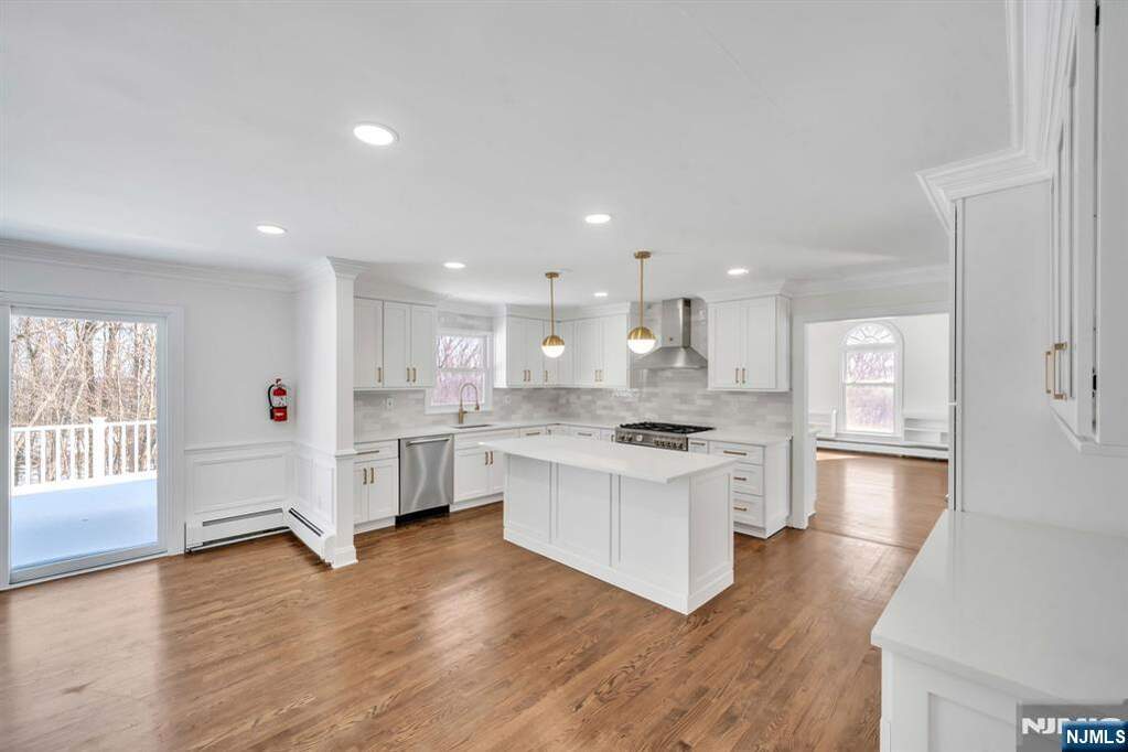 4 Bedroom Single Family Home/House's Image 6