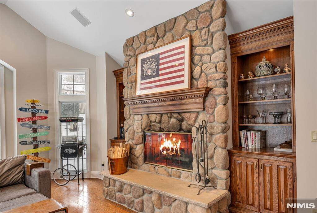 4 Bedroom Single Family Home/House's Image 14
