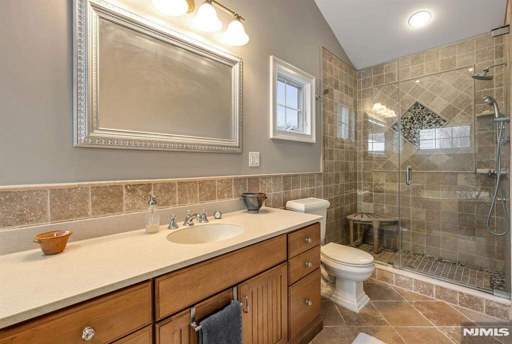 4 Bedroom Single Family Home/House's Image 17