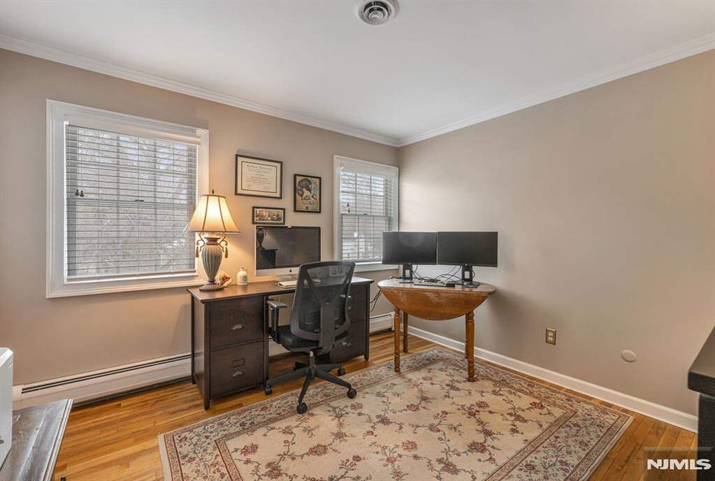 4 Bedroom Single Family Home/House's Image 22