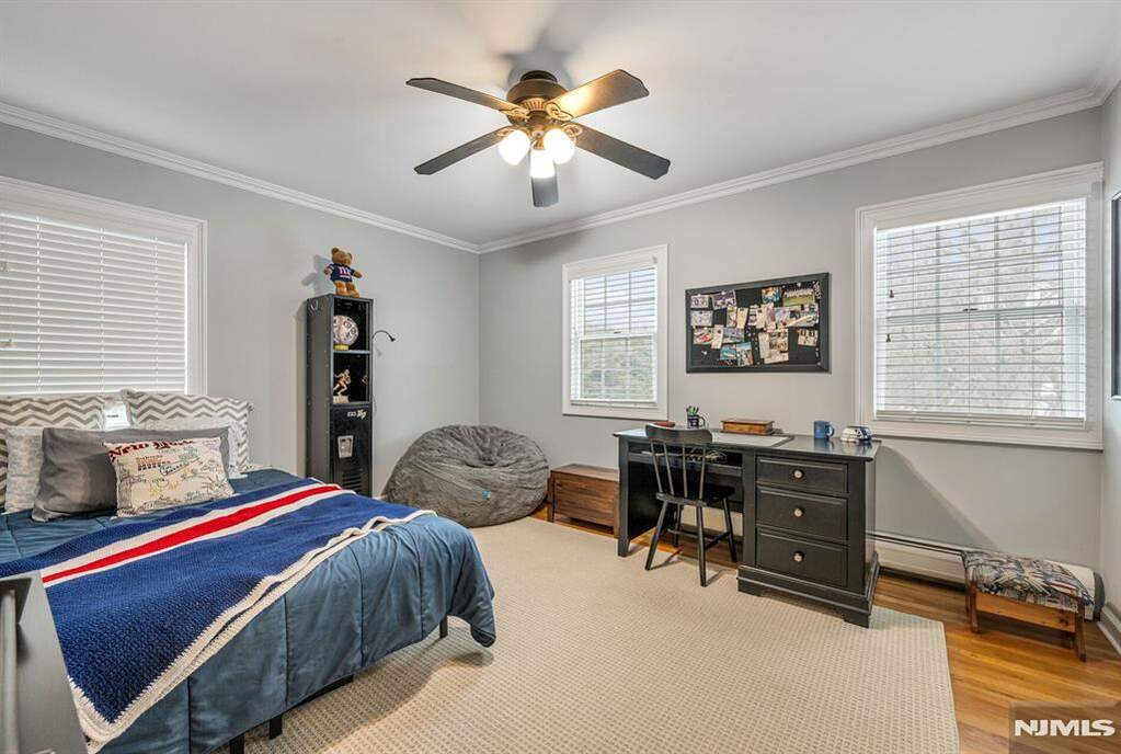4 Bedroom Single Family Home/House's Image 23