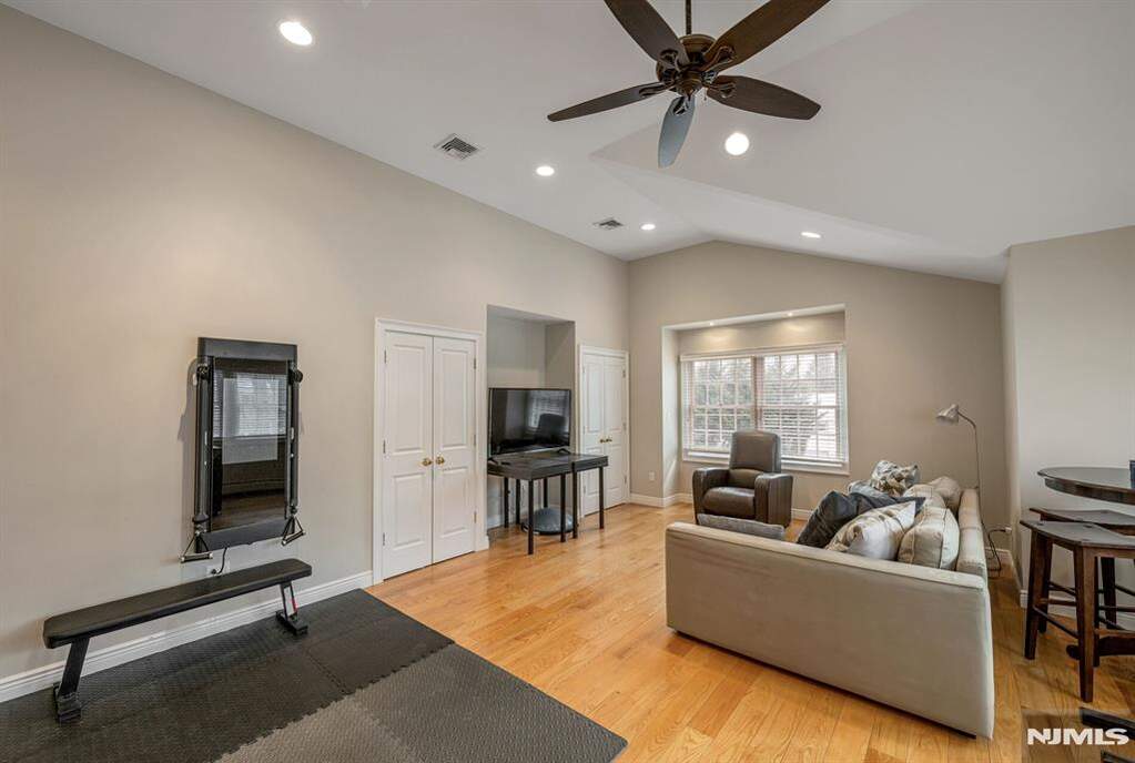 4 Bedroom Single Family Home/House's Image 26