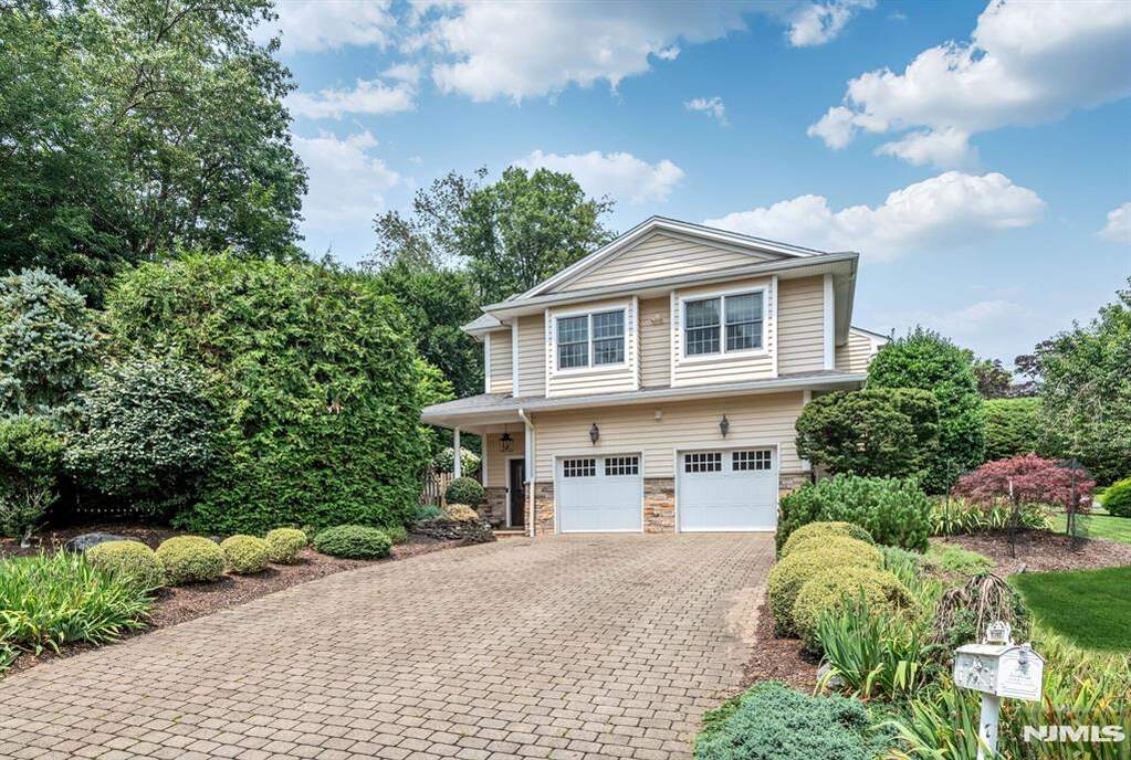 4 Bedroom Single Family Home/House's Image 29