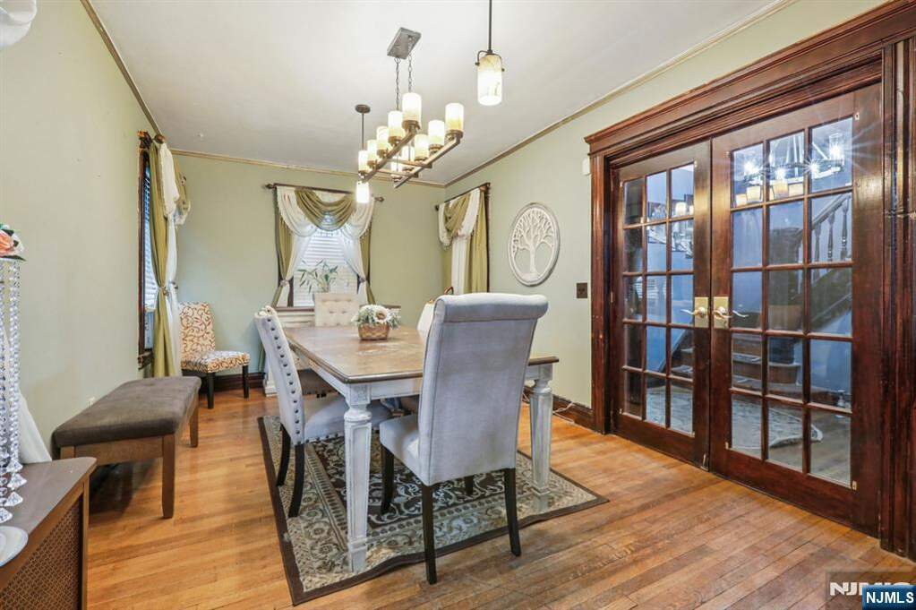 4 Bedroom Single Family Home/House's Image 9