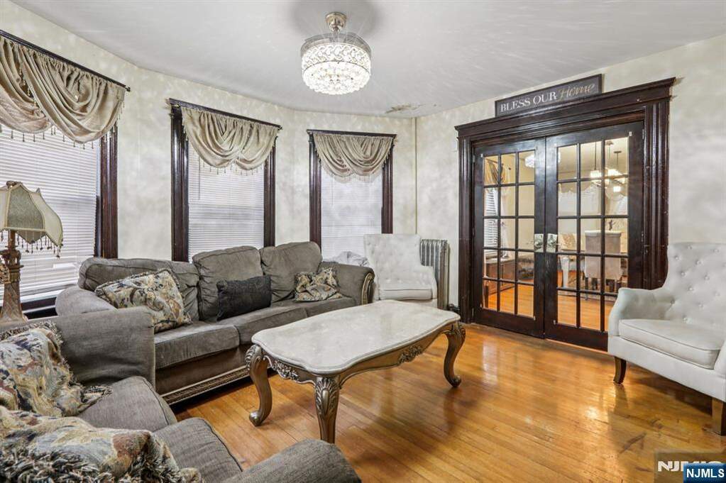 4 Bedroom Single Family Home/House's Image 10