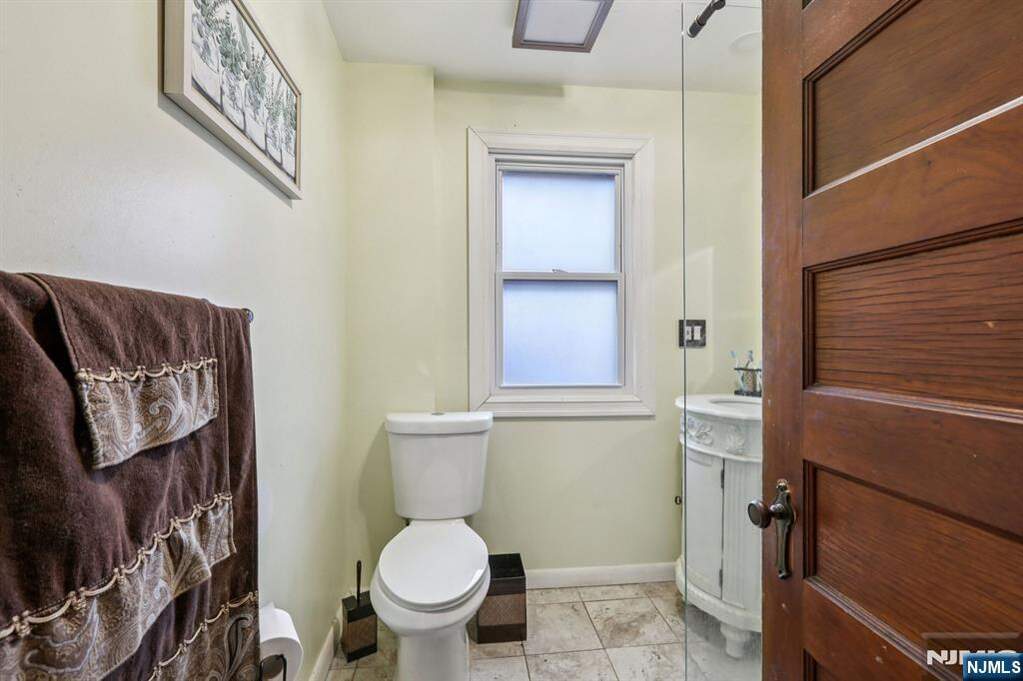 4 Bedroom Single Family Home/House's Image 17