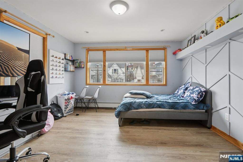 6 Bedroom Multi Unit's Image 12