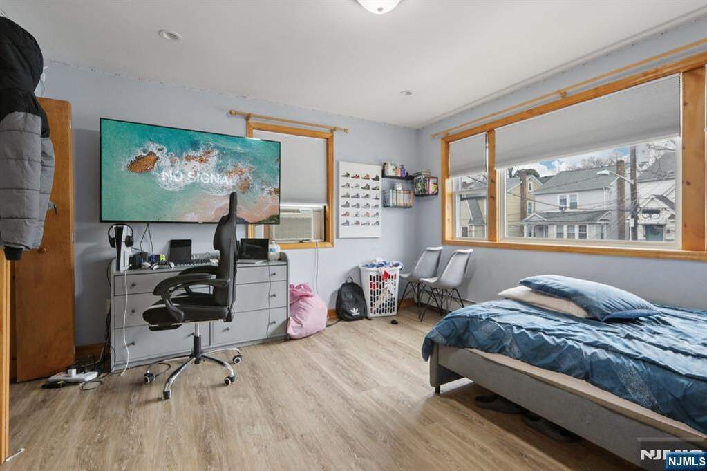 6 Bedroom Multi Unit's Image 13
