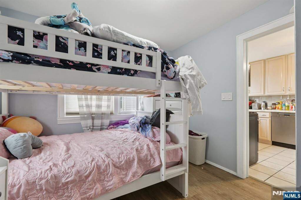 6 Bedroom Multi Unit's Image 15