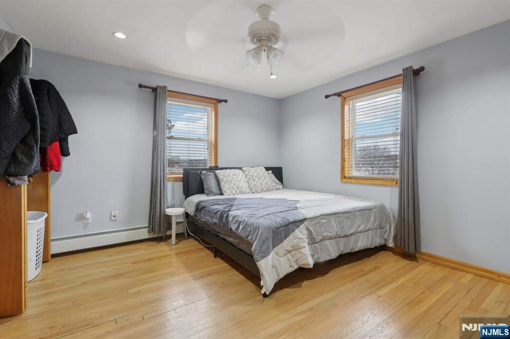 6 Bedroom Multi Unit's Image 19