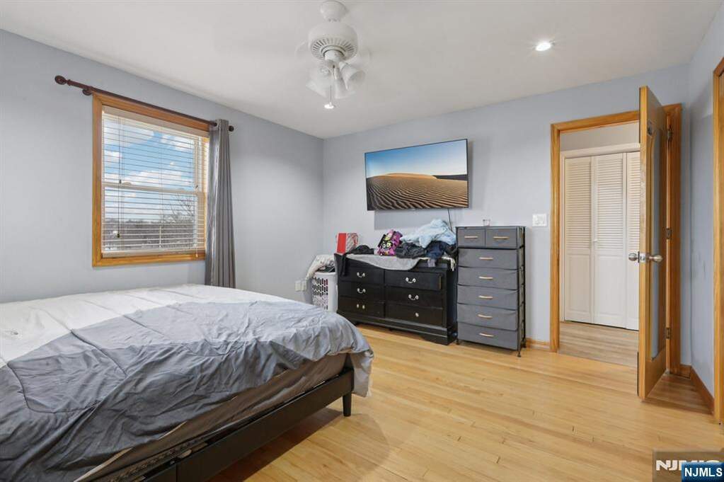 6 Bedroom Multi Unit's Image 20