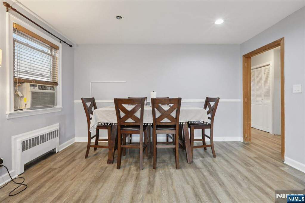 6 Bedroom Multi Unit's Image 27