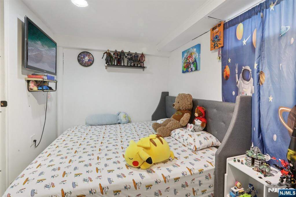 6 Bedroom Multi Unit's Image 33