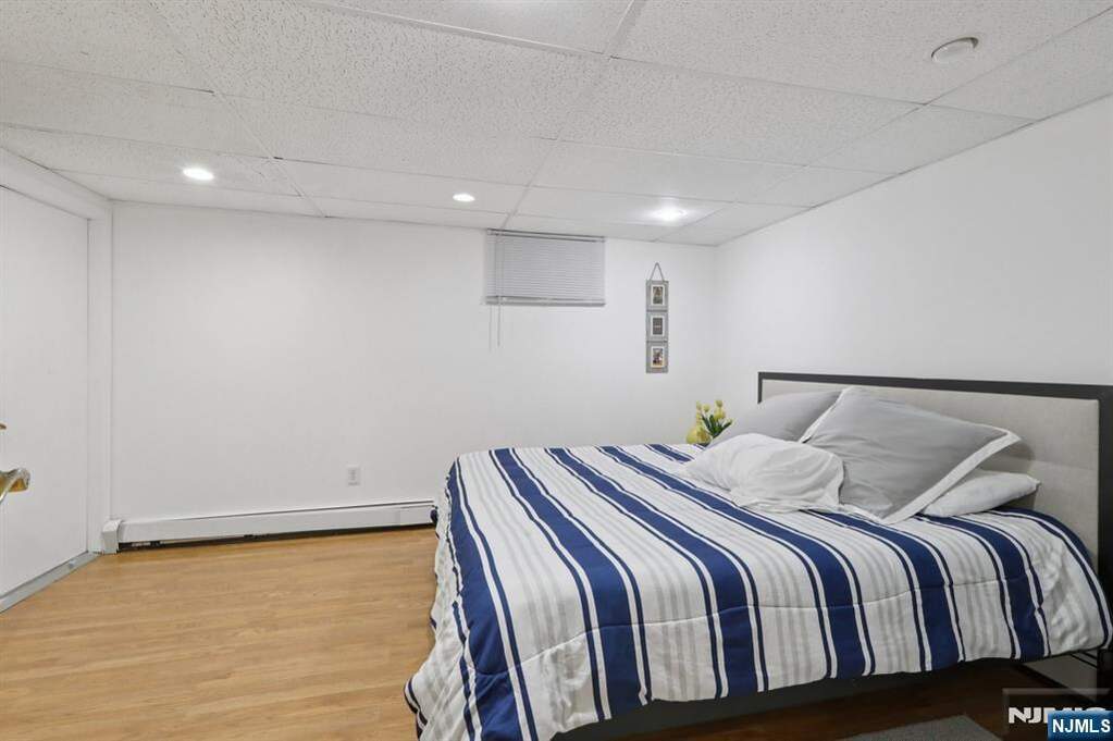 6 Bedroom Multi Unit's Image 36