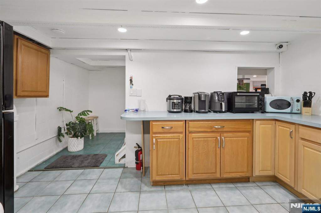6 Bedroom Multi Unit's Image 40