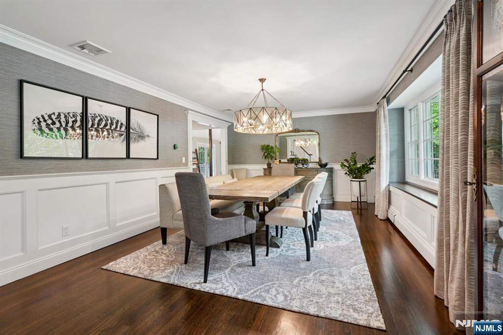 4 Bedroom Single Family Home/House's Image 11