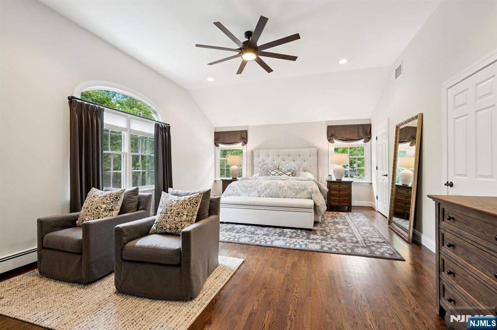 4 Bedroom Single Family Home/House's Image 27