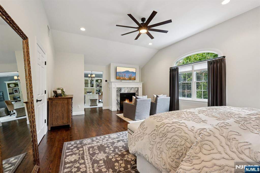 4 Bedroom Single Family Home/House's Image 28