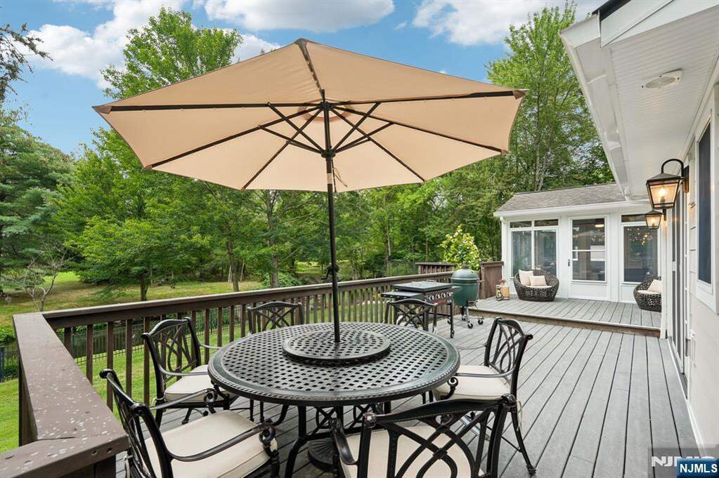 4 Bedroom Single Family Home/House's Image 38