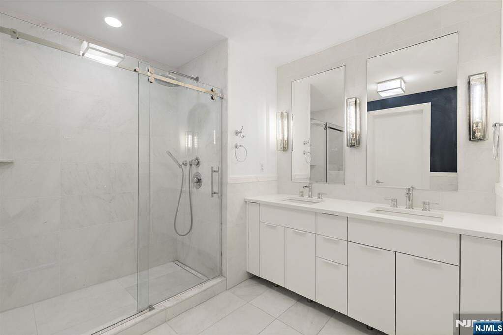 2 Bedroom Apartment/Flat's Image 7
