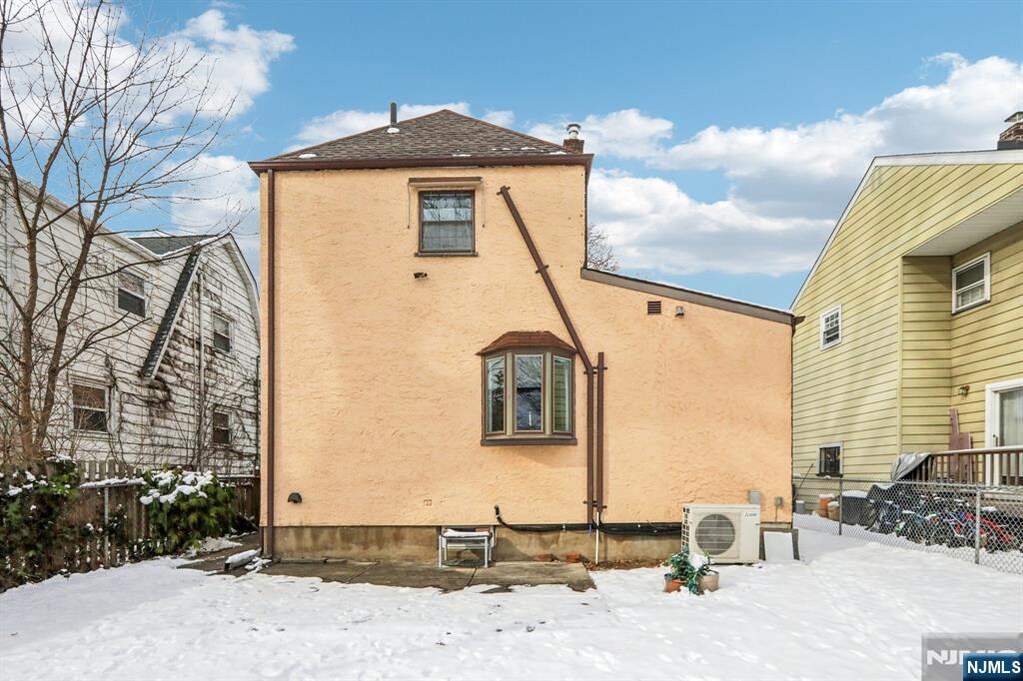 2 Bedroom Single Family Home/House's Image 27