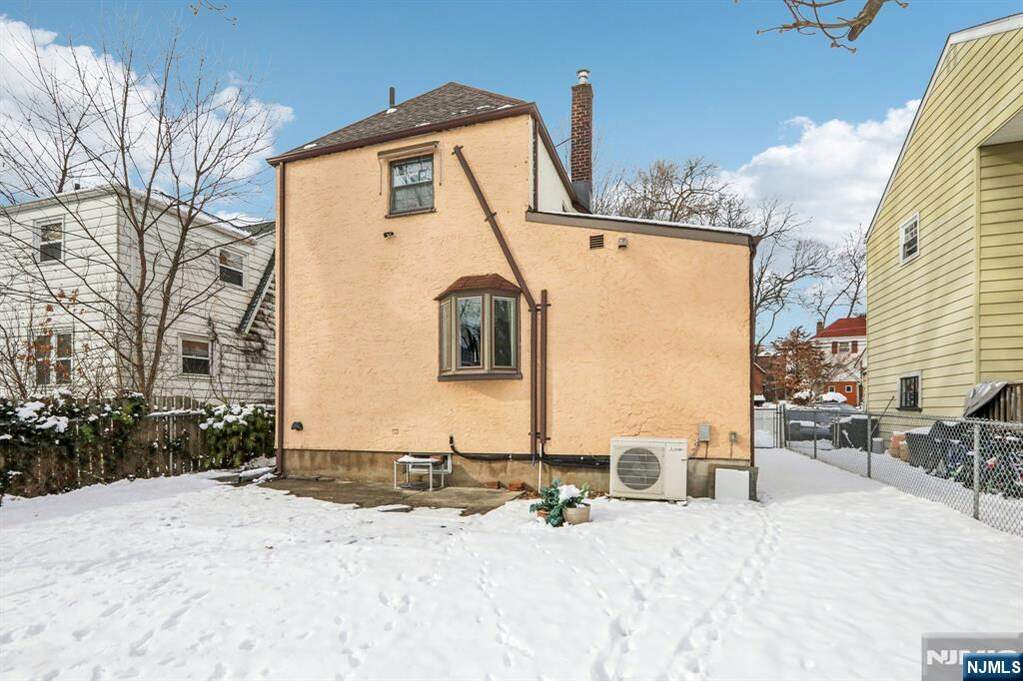 2 Bedroom Single Family Home/House's Image 29