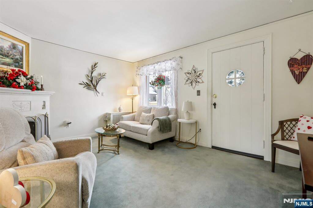 2 Bedroom Single Family Home/House's Image 4